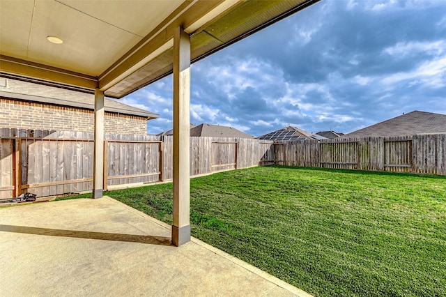 view of yard featuring a patio