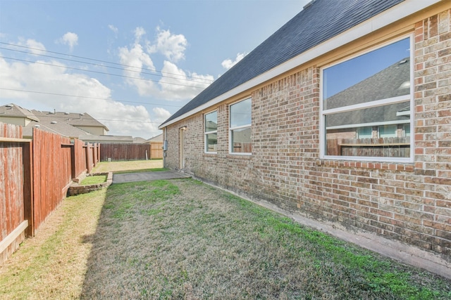 view of yard with a patio area