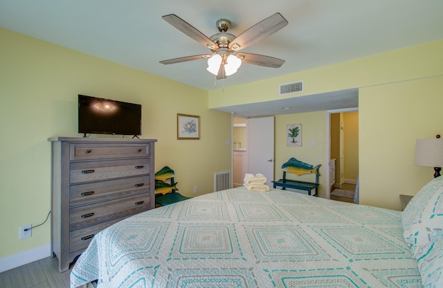 bedroom with ceiling fan