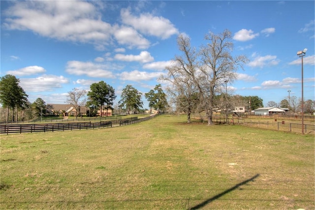 view of yard featuring a rural view