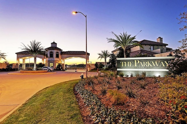 view of community / neighborhood sign