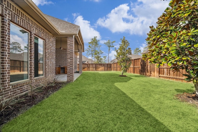 view of yard featuring a patio