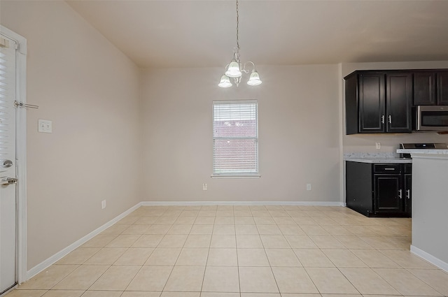 kitchen featuring a notable chandelier and hanging light fixtures