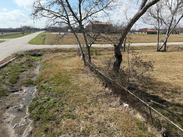 Listing photo 3 for 1001 N Bayshore Dr, La Porte TX 77571