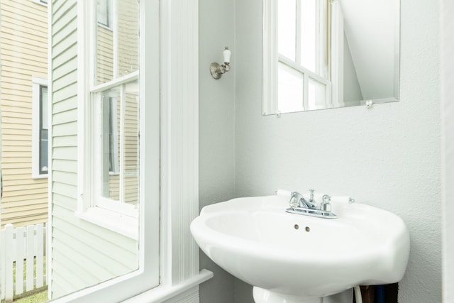 bathroom featuring sink