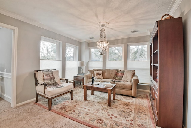 sitting room with a notable chandelier