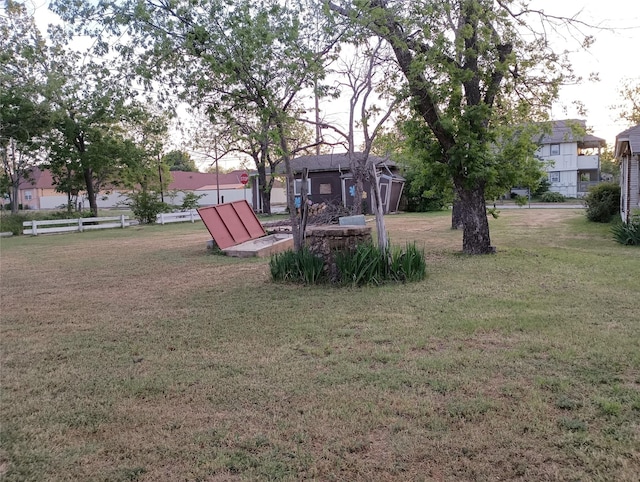 view of yard with a shed