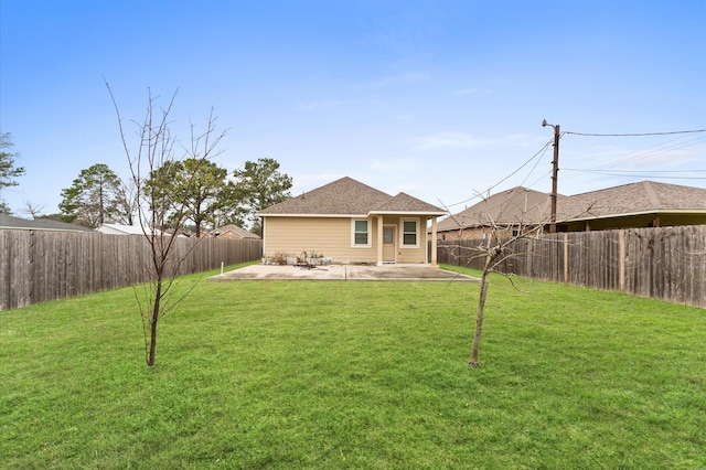 view of yard with a patio area