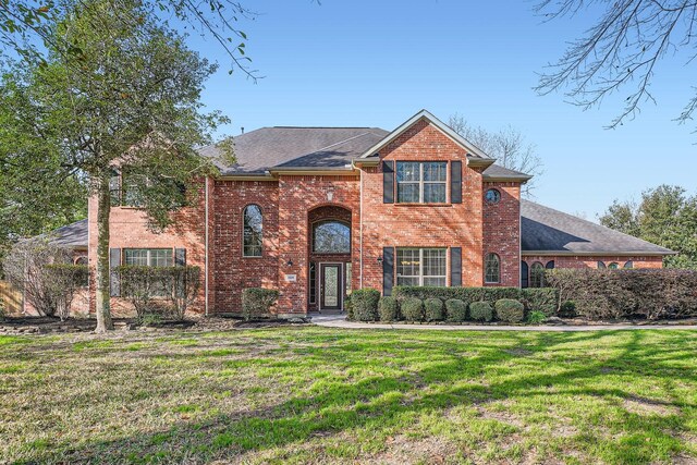 view of front of house with a front yard