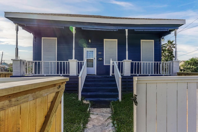 view of front of house featuring covered porch