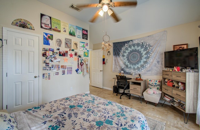 bedroom with ceiling fan