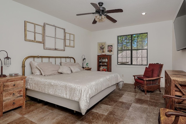 bedroom with ceiling fan