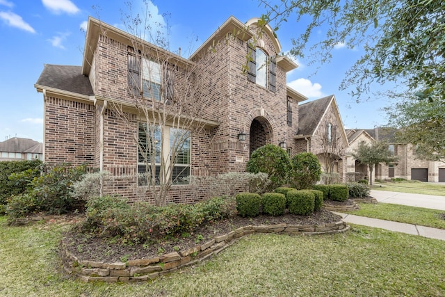 view of front of house with a front yard