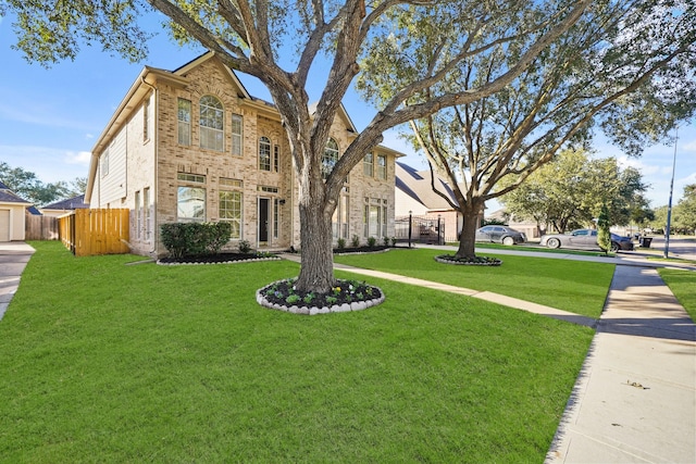 view of front facade featuring a front lawn