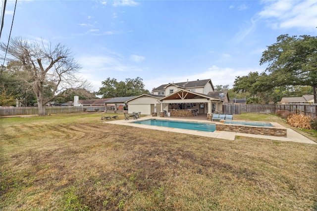 view of pool featuring an in ground hot tub, an outdoor hangout area, a patio, and a lawn