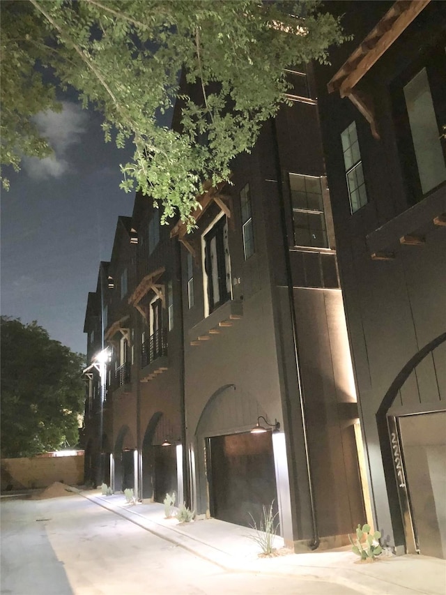 2215 Bevis St, Houston, TX 77008 - view of building exterior