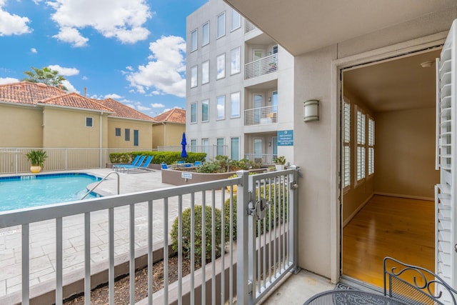 505 Jackson Hill St S Unit 108, Houston, TX 77007 - balcony with view of pool