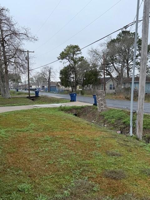 7 N Pine Rd, Texas City, TX 77591 - view of grassy yard