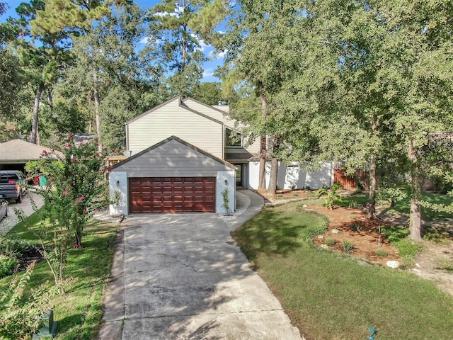 view of front of property with a front yard