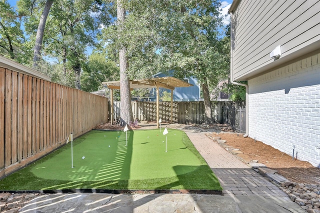 view of yard featuring a pergola