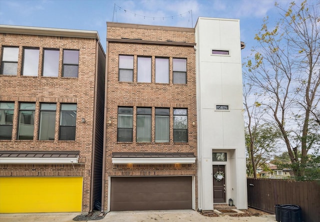 view of front facade featuring a garage