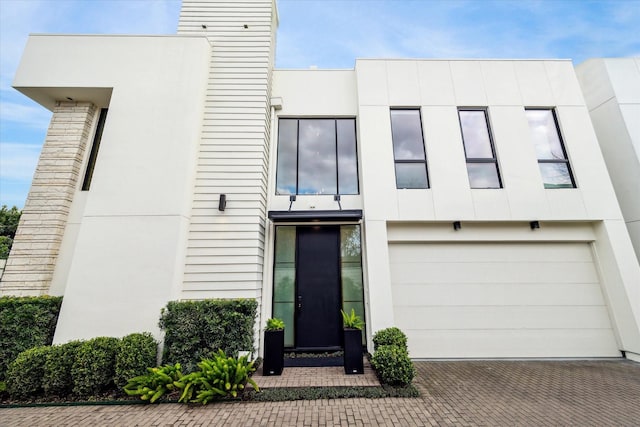 view of front of home featuring a garage