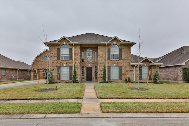 view of front of house featuring a front yard