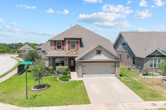 view of front of property featuring a front yard