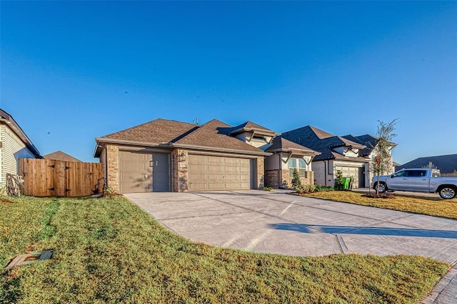 view of front of home featuring a front lawn