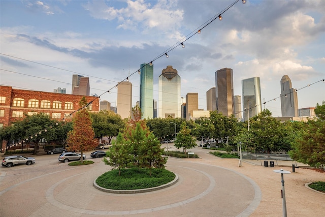 view of property's community with a city view