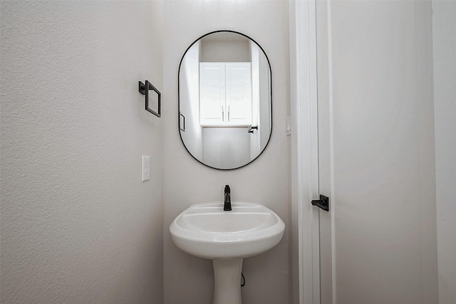 bathroom with sink