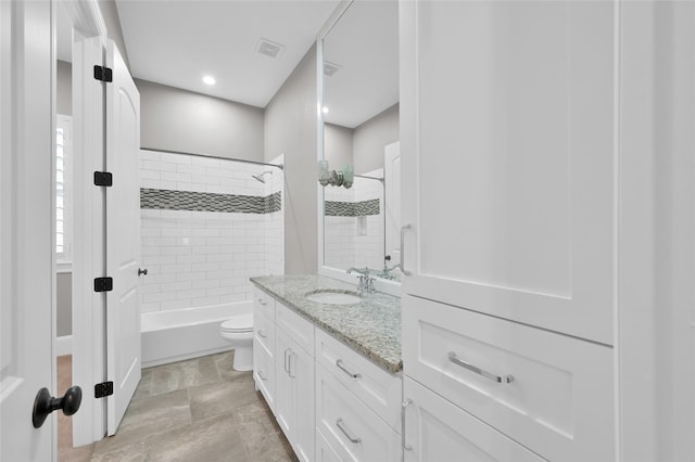 16434 Clear Water Cir, Montgomery, TX 77356 - full bath with toilet, vanity, and bathtub / shower combination