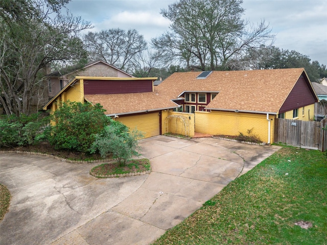 view of front of house featuring a garage