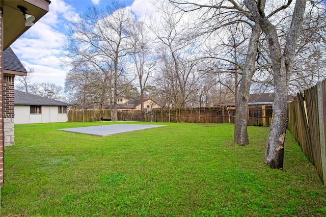 view of yard featuring a patio area