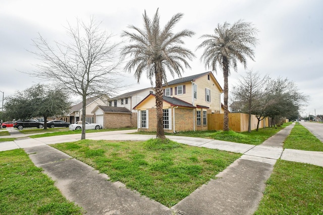 view of front facade featuring a front lawn