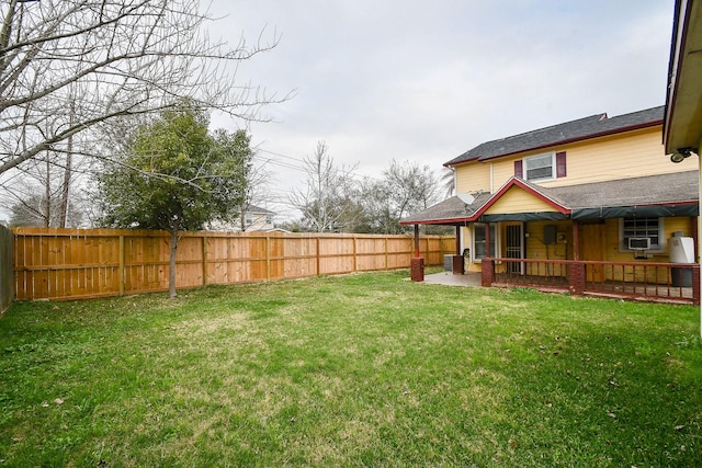 view of yard with a patio