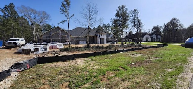 view of yard featuring a residential view