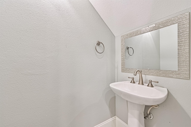 bathroom featuring sink