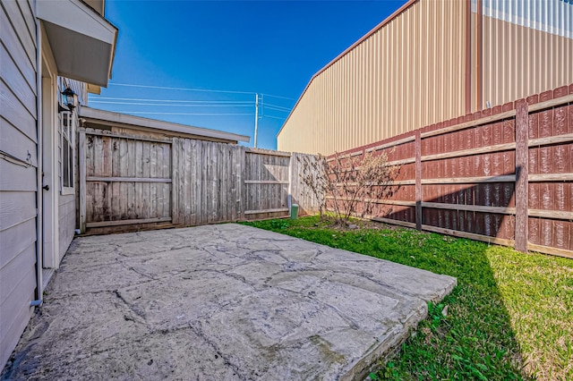 view of yard with a patio