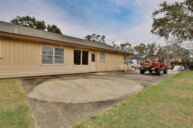 exterior space featuring a lawn