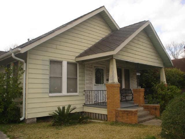 view of front of house with a porch