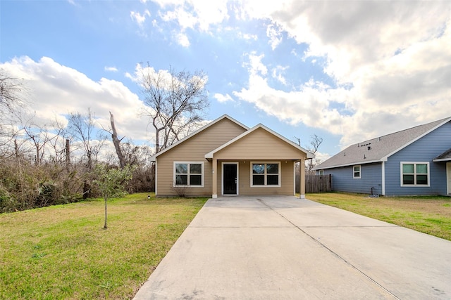 view of front of house featuring a front yard