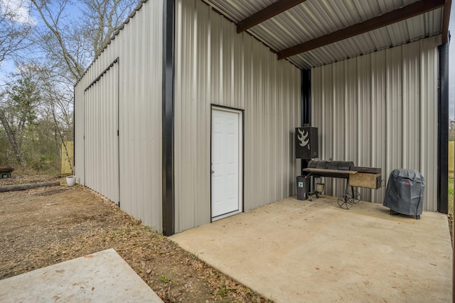 view of outbuilding