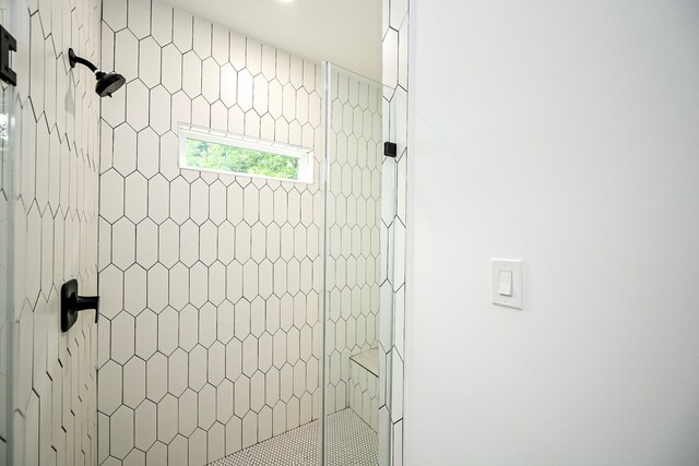 1415 E 35th St, Houston, TX 77022 - full bath with a stall shower