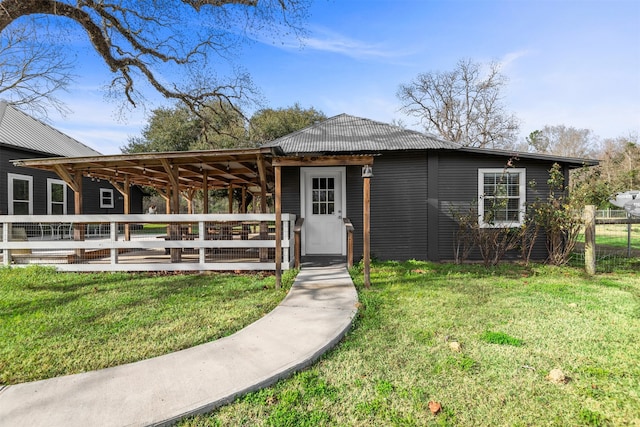 view of front of house with a front yard