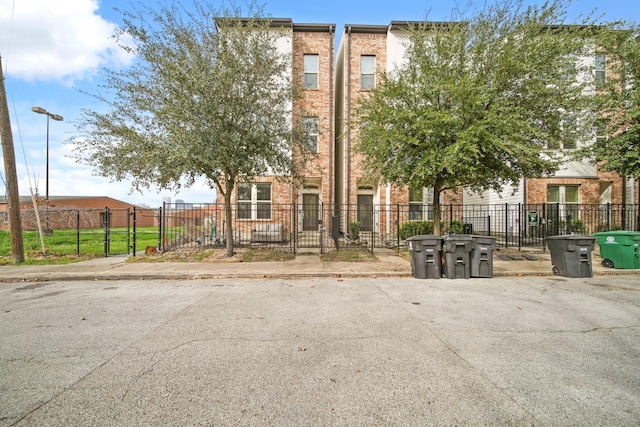 Listing photo 3 for 703 Schwartz St, Houston TX 77020