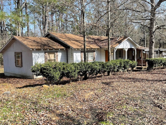 view of front of house featuring covered porch