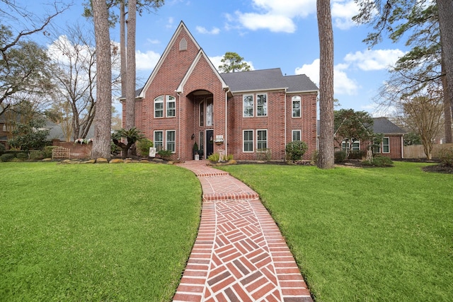 view of front facade with a front lawn