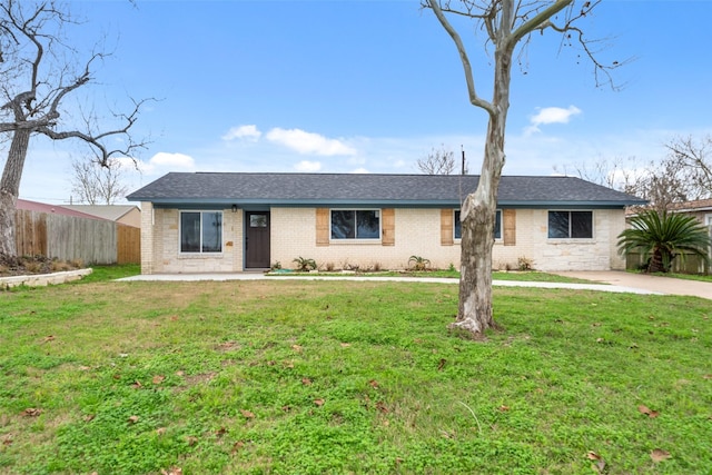 ranch-style house with a front yard