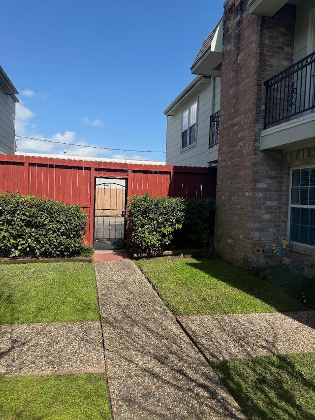 view of yard featuring fence